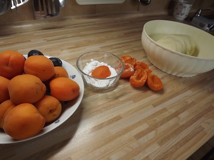 Meruňkové tvarohové knedlíky Meruňkové tvarohové knedlíky