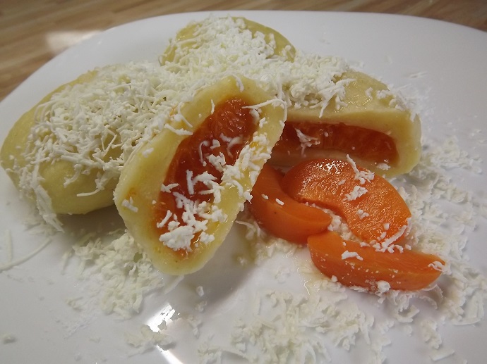 Meruňkové tvarohové knedlíky Meruňkové tvarohové knedlíky