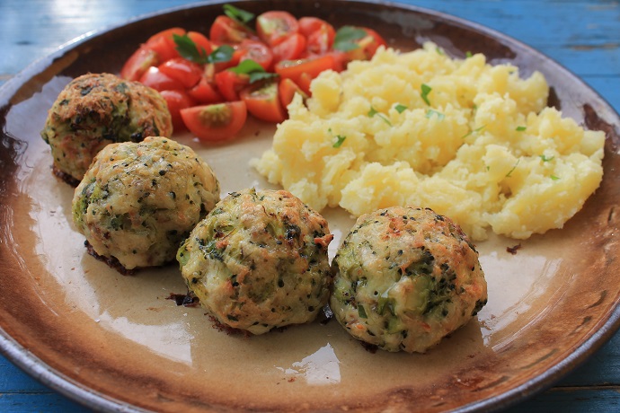 Koule z pstruha a s brokolicí Koule z pstruha a s brokolicí