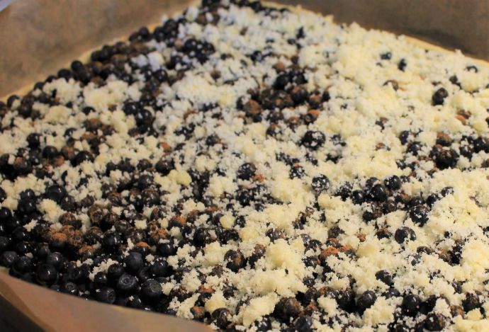 Kynutý borůvkový koláč