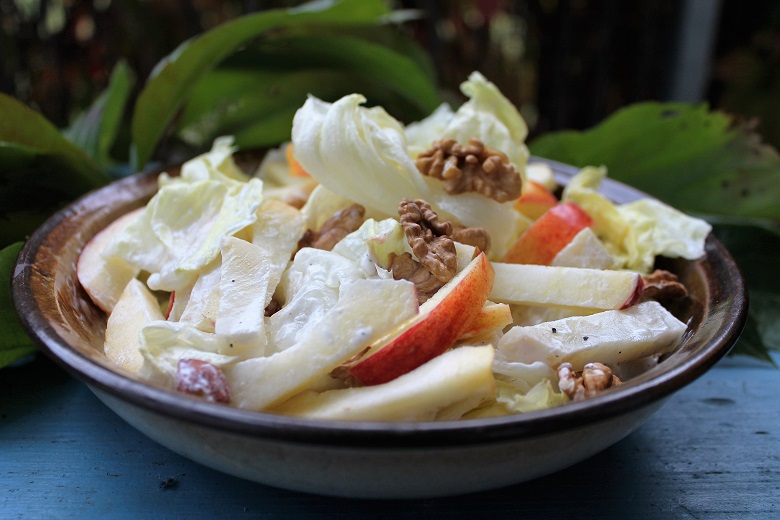 Waldorfský salát s jablky