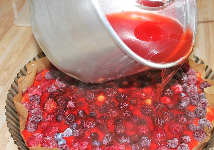 Mandlový dezert s lesním ovocem