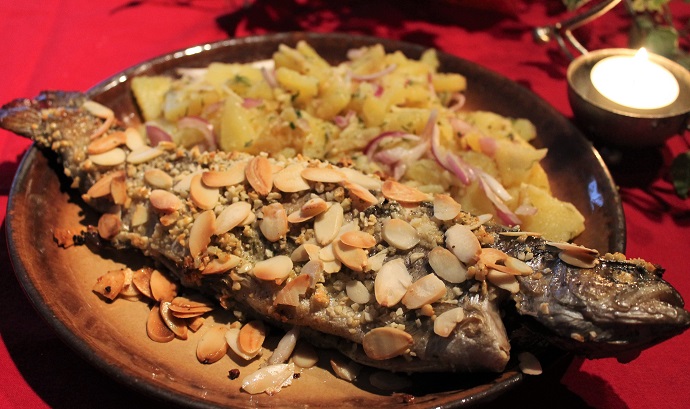 Pečený pstruh na mandlích Pečený pstruh na mandlích