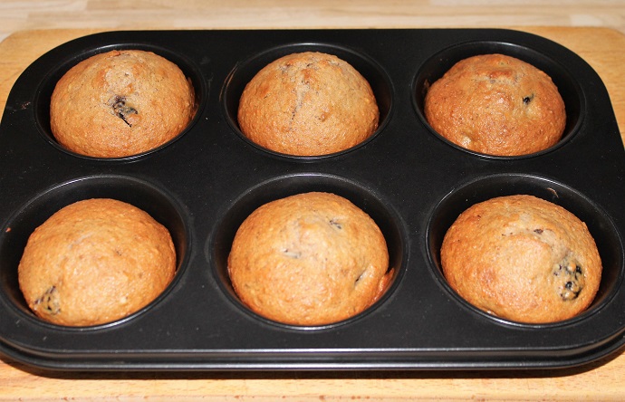 Žitno-pšeničné muffiny s brusinkami a ořechy