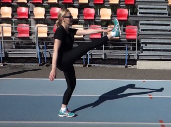 Ukázka dynamického protažení (strečink)