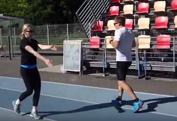 Ukázka dynamického protažení (strečink)