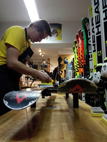 servis lyží – voskování